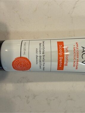 Exfoliating Scalp Detox Treatment - White & Orange